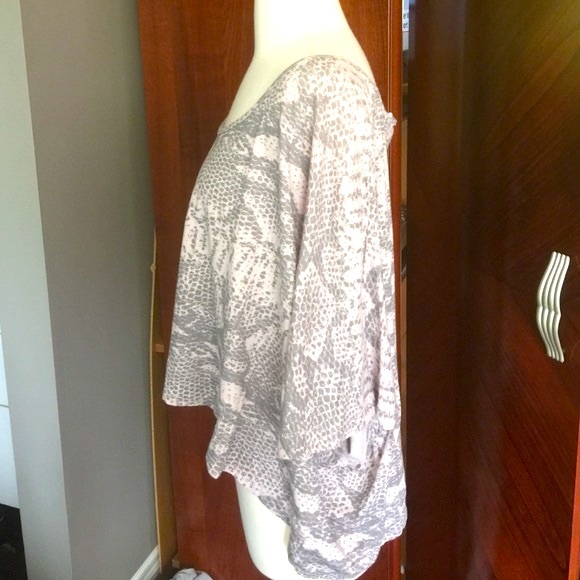 Faux Snakeskin Print Oversized Off The Shoulder Top - Picture 3 of 6